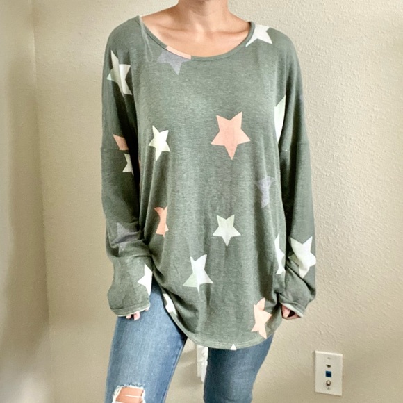 ⭐️ SOLD ⭐️ NOW N FOREVER BOUTIQUE Loungwear Tunic Star Print Twist Back Size 1X - Picture 2 of 10